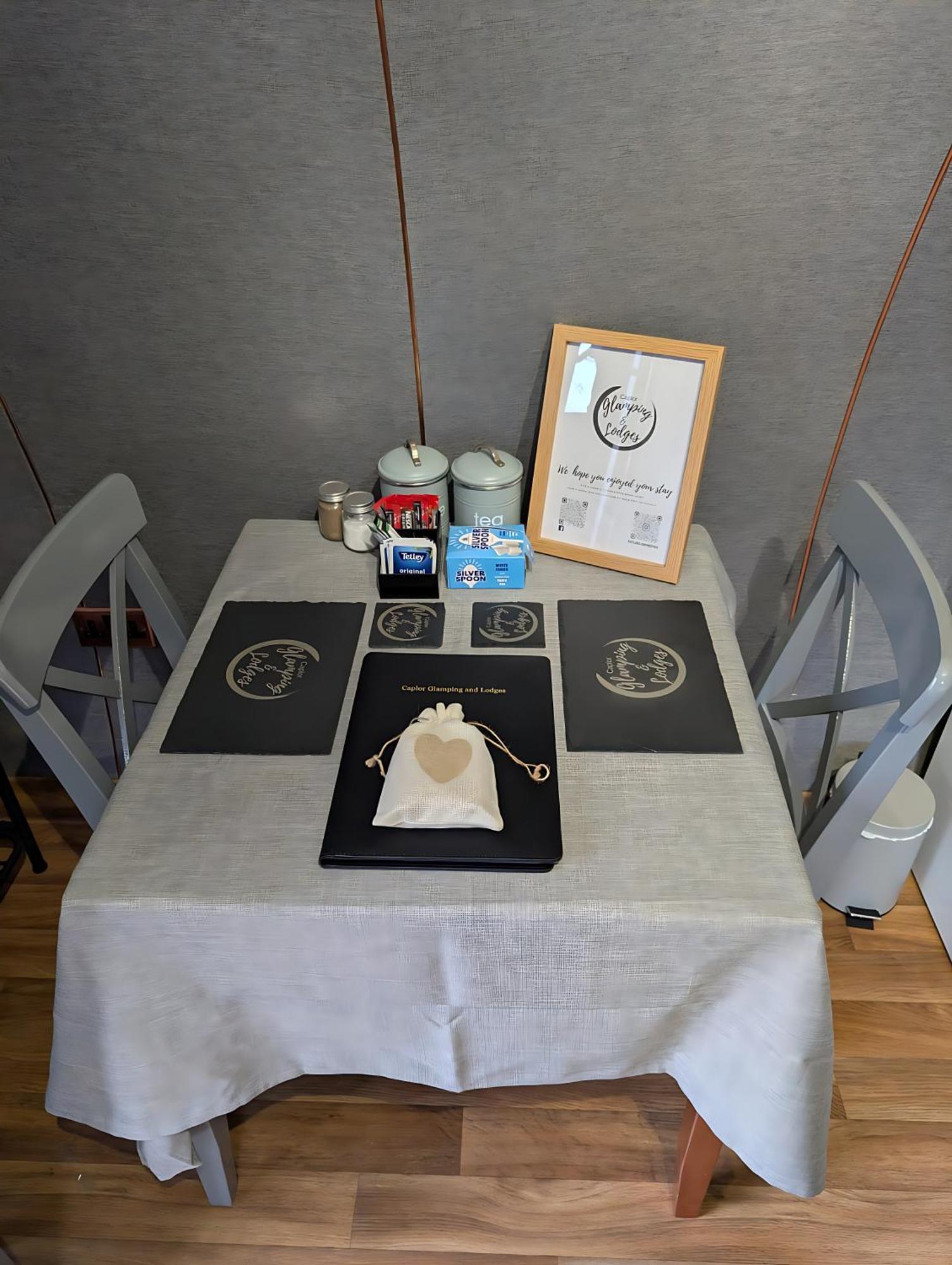 Caplor Glamping & Lodges Hereford Eksteriør bilde