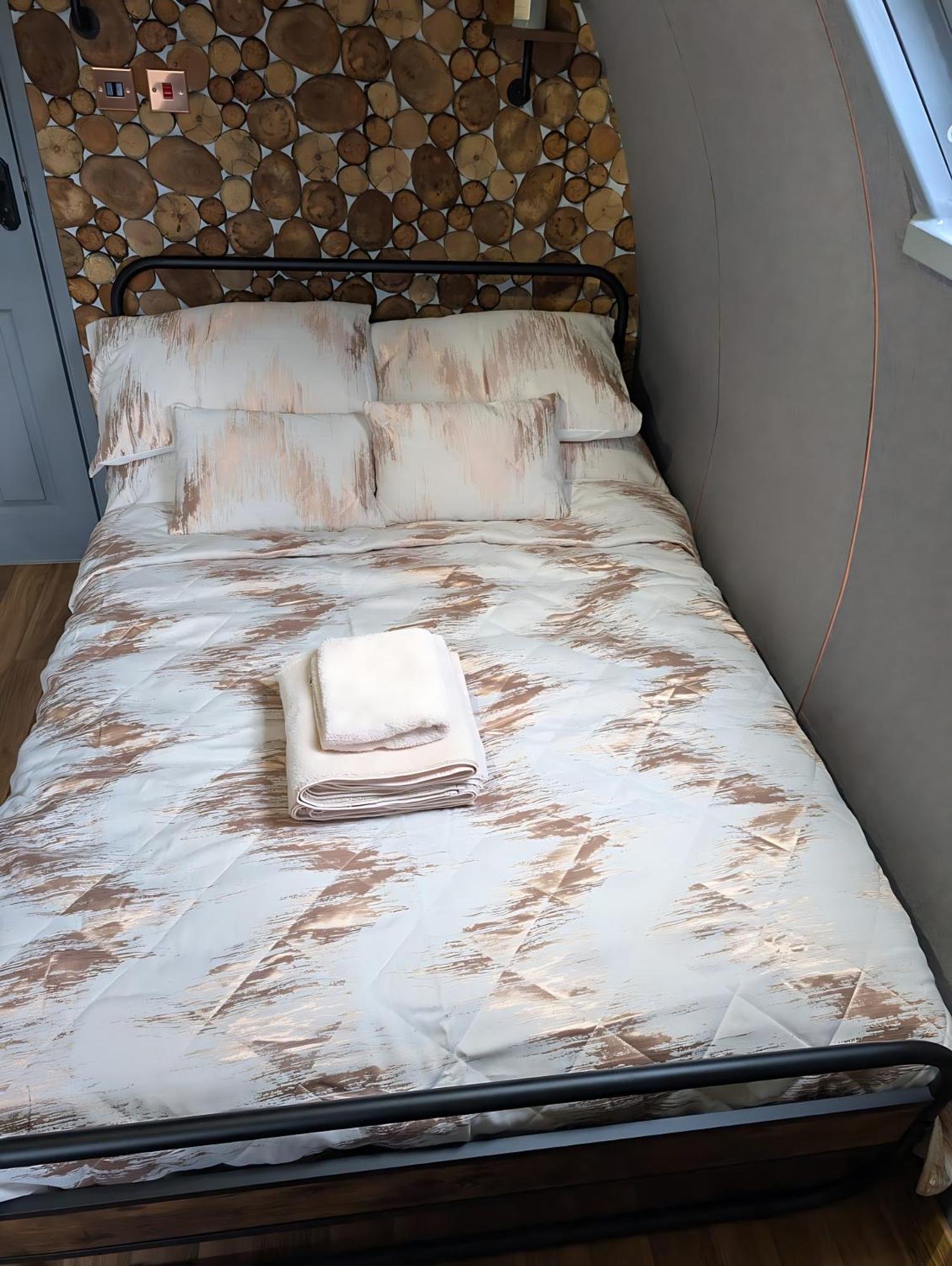 Caplor Glamping & Lodges Hereford Eksteriør bilde