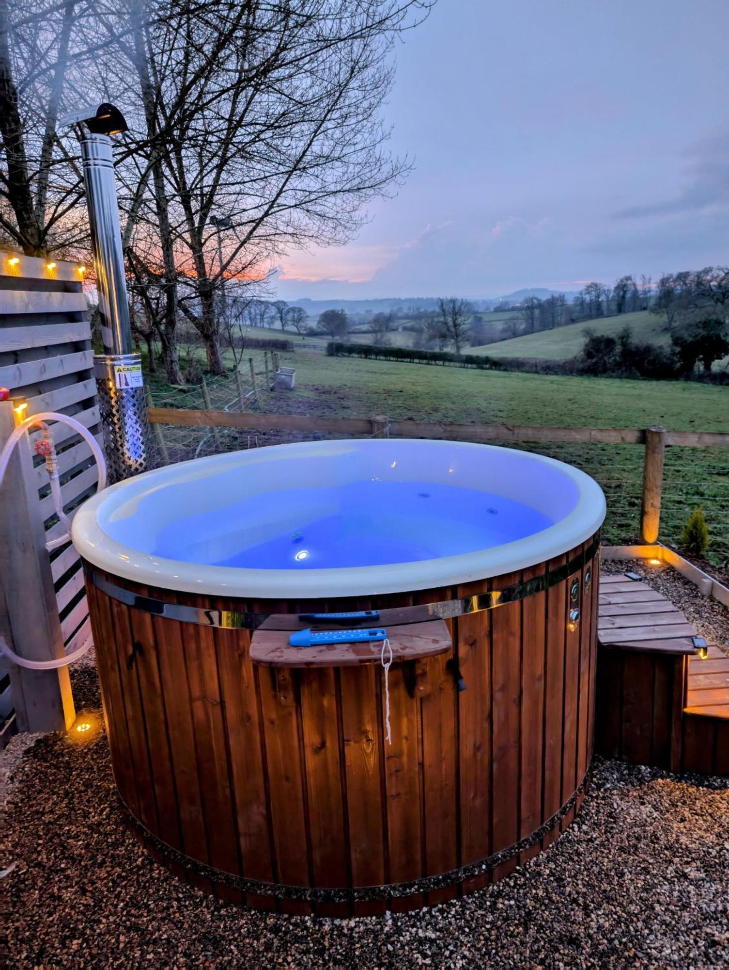 Caplor Glamping & Lodges Hereford Eksteriør bilde