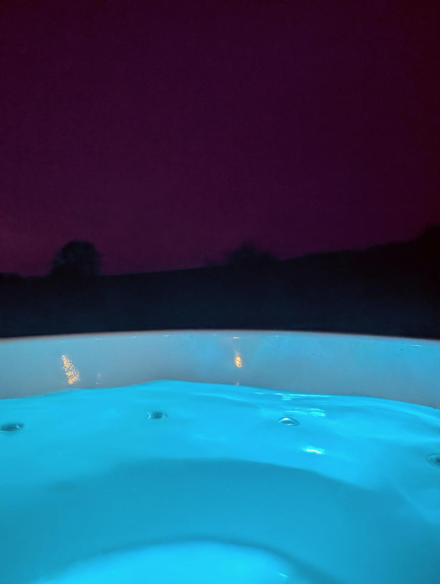 Caplor Glamping & Lodges Hereford Eksteriør bilde